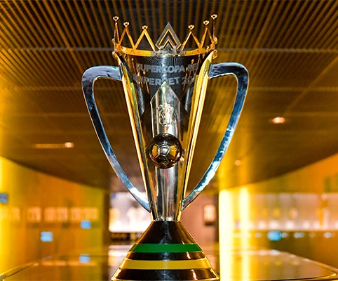 The glitz of the Super Cup, the tech blackout, and love on the battlefield