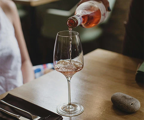What is the ideal order for wine tasting?