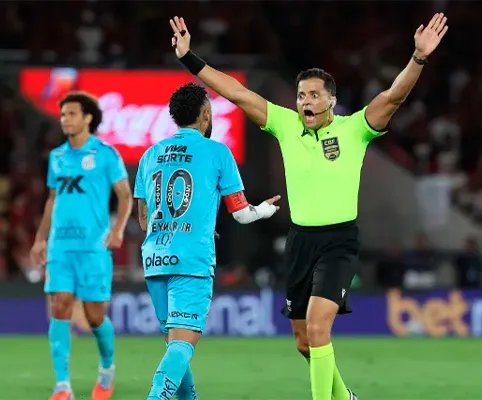 O FUTEBOL QUE A GENTE VÊ E O QUE A GENTE FINGE QUE NÃO VÊ!