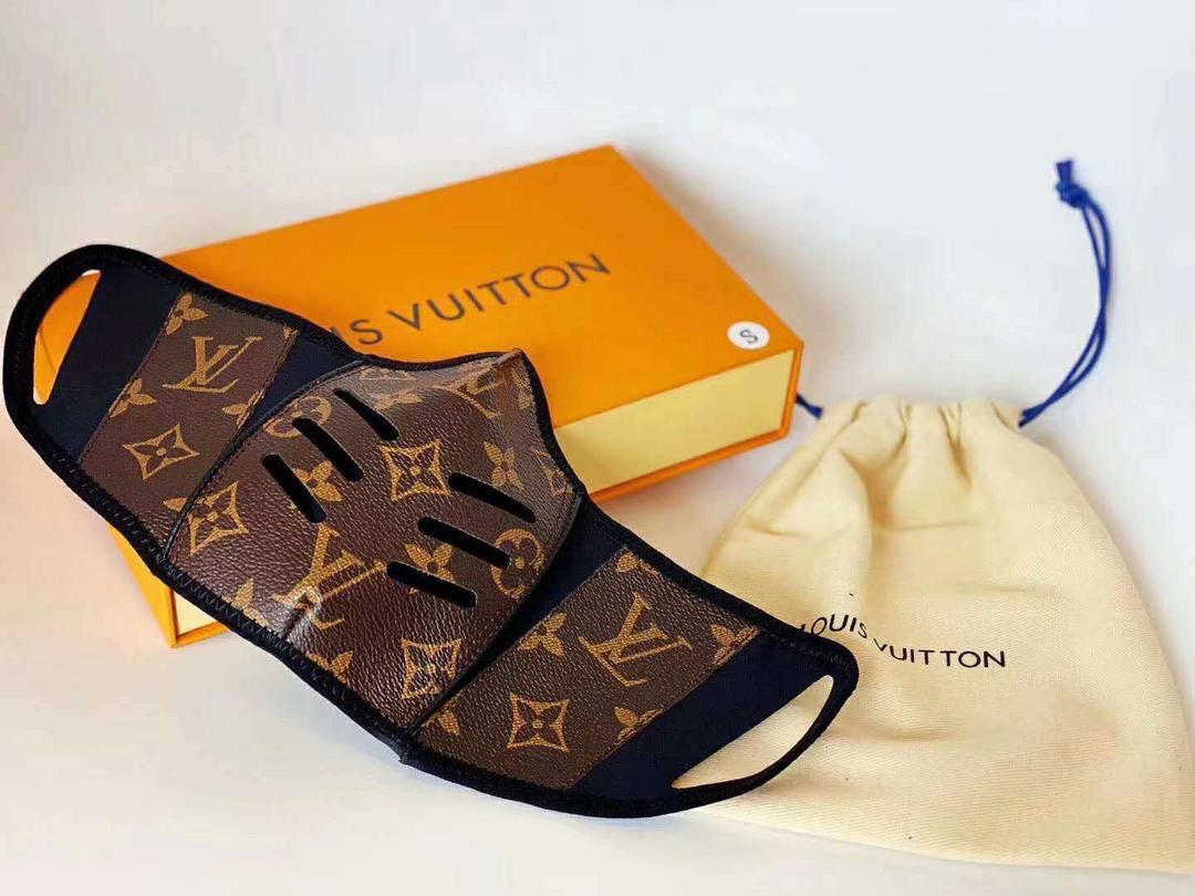 did-the-mask-become-a-fashion-item