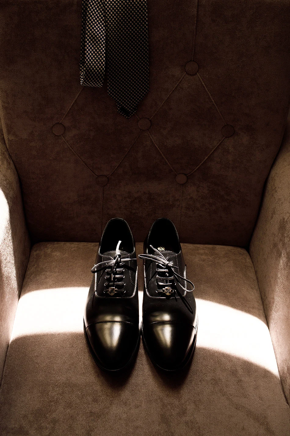 elegance-at-your-feet-essential-mens-shoes